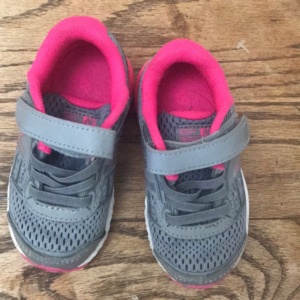 New balance six 6.5 toddler